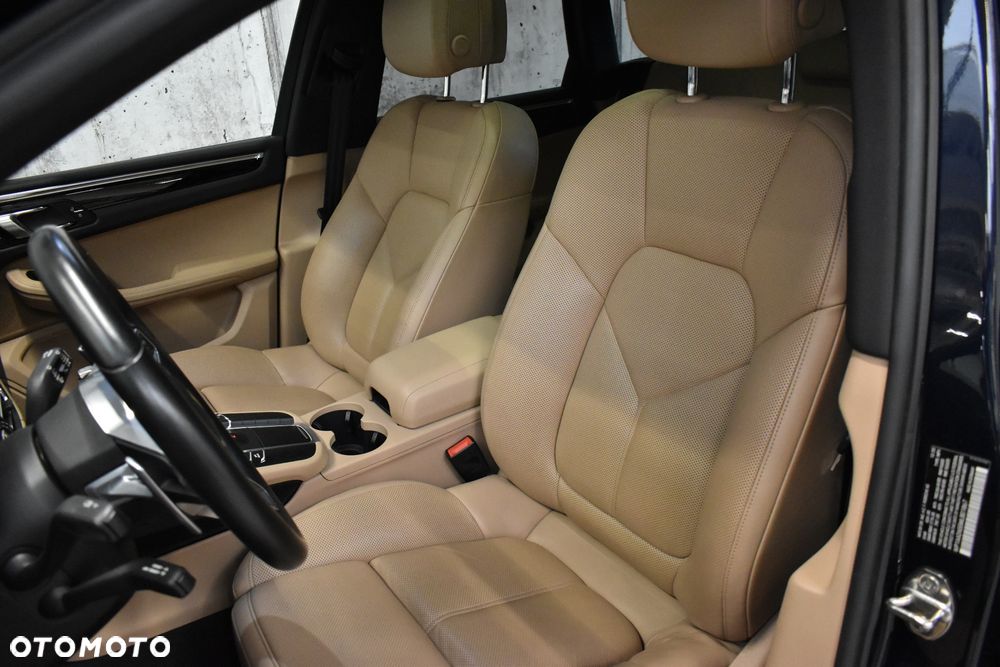 Porsche Macan Standard - 17