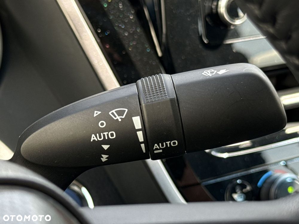 Toyota Camry 2.5 Hybrid Comfort CVT - 21