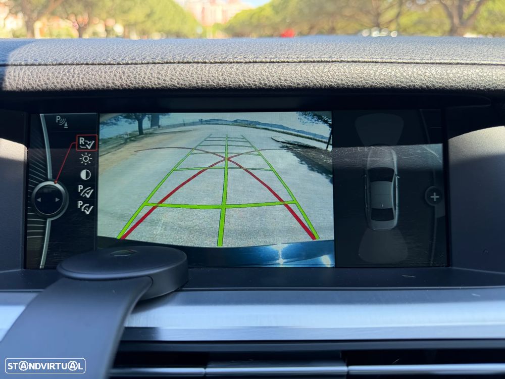 BMW 740 d Pack M - 17