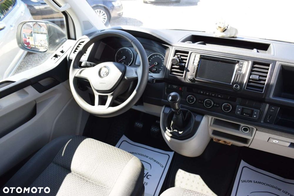 Volkswagen Caravelle - 23