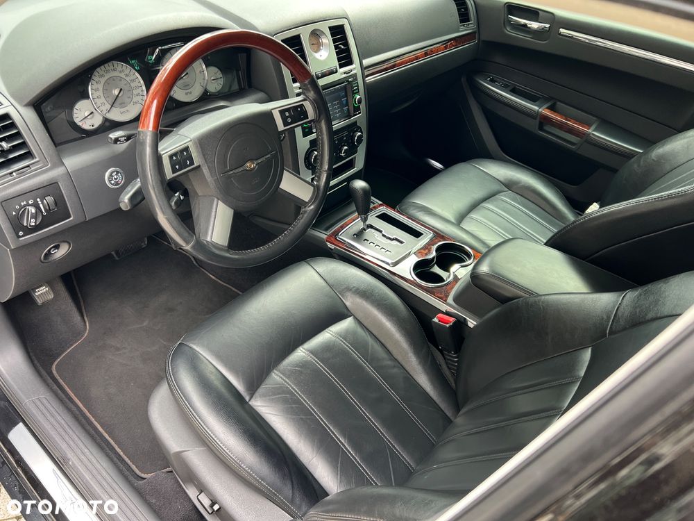 Chrysler 300C - 8
