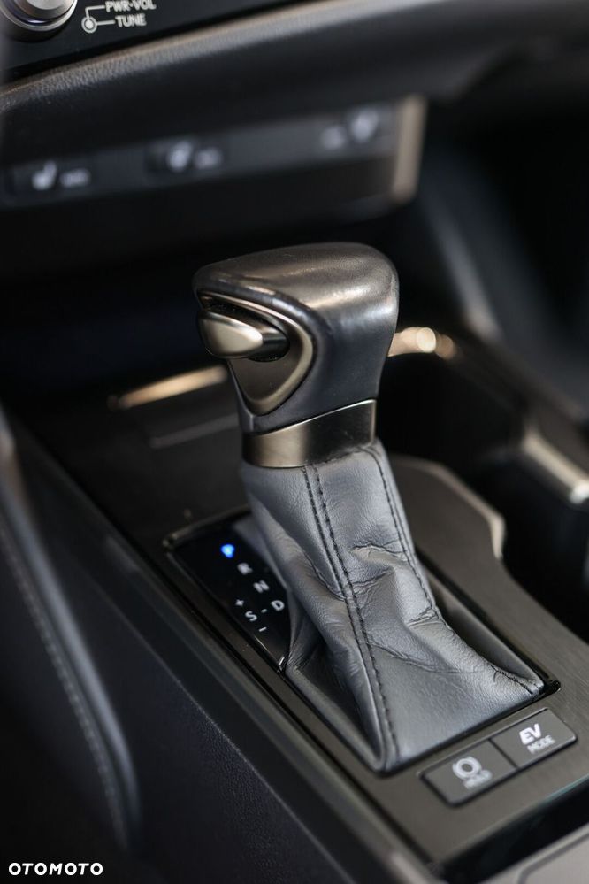 Lexus ES 300h Business Edition - 31