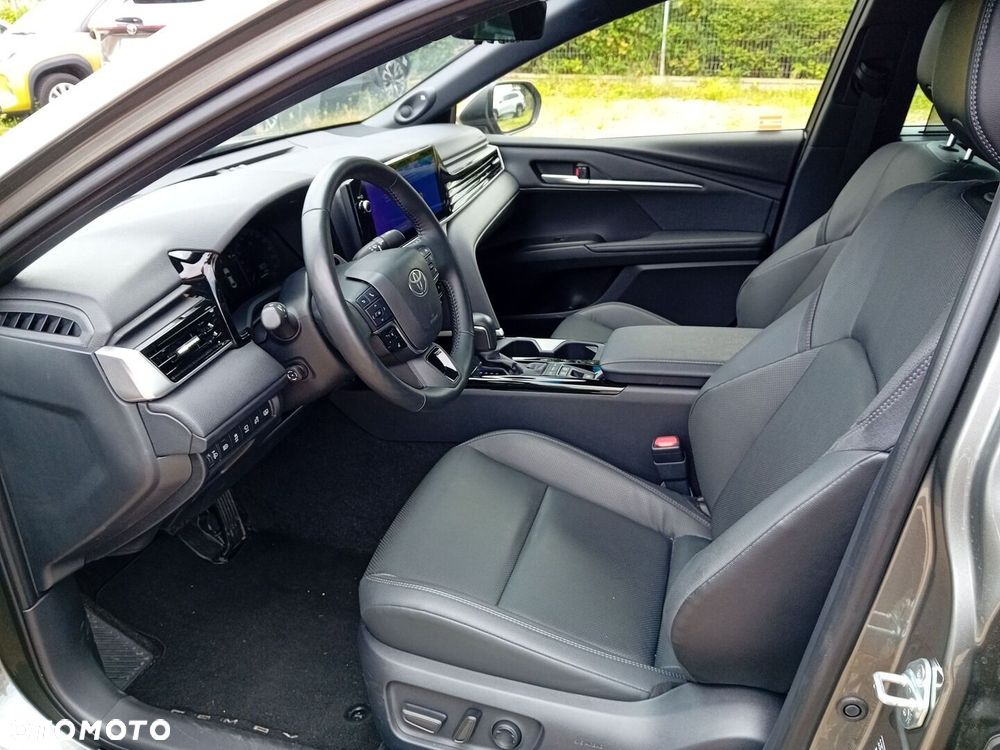 Toyota Camry - 14
