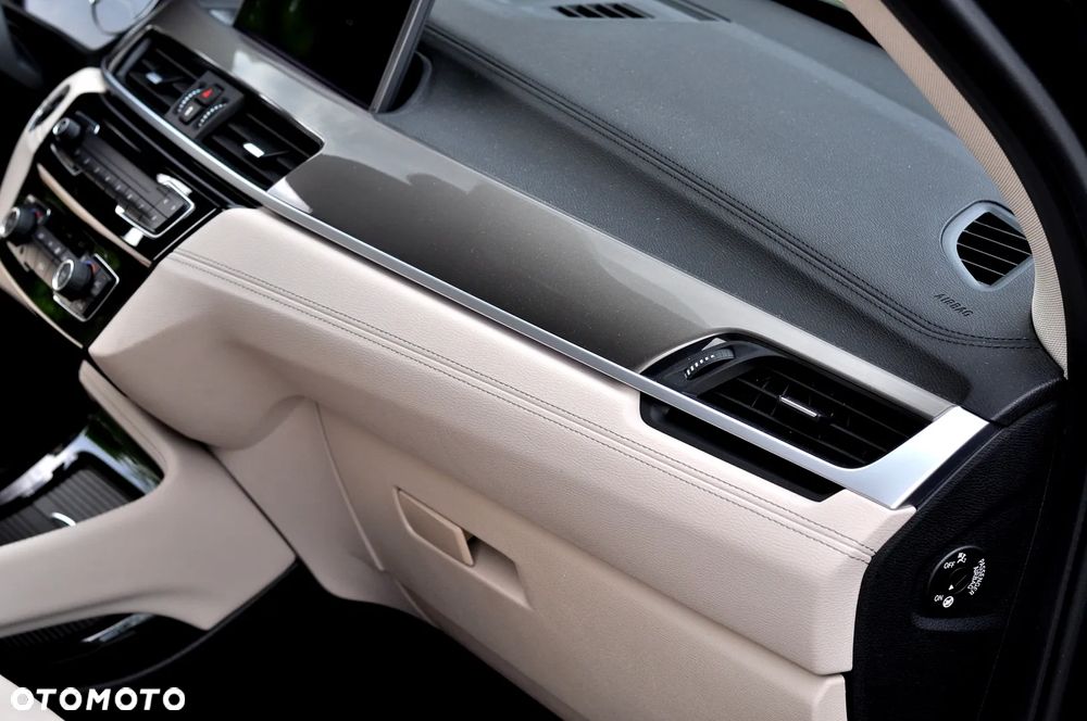 BMW X1 xDrive20d xLine sport - 24