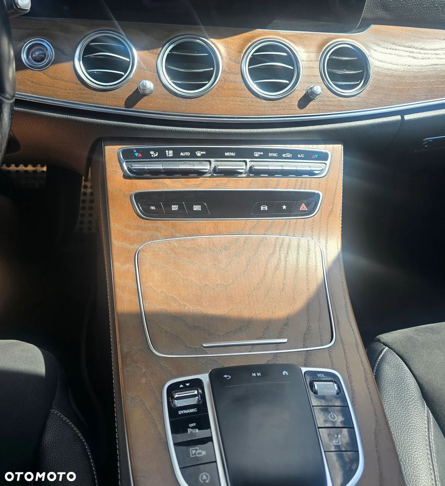 Mercedes-Benz Klasa E 220 d 4-Matic AMG - 20