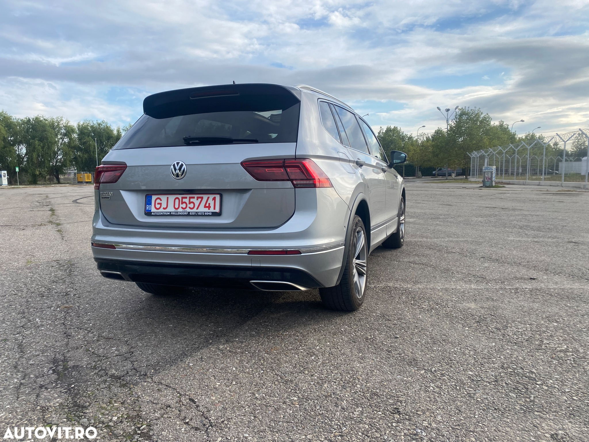 Volkswagen Tiguan Allspace 2.0 TDI DSG R-Line - 6