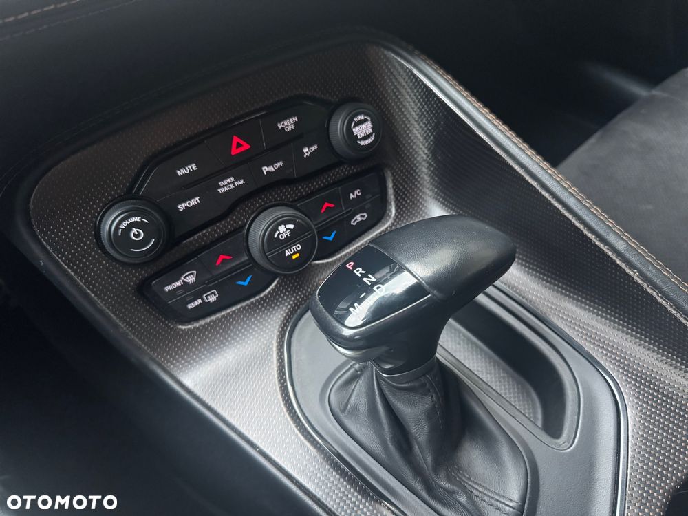 Dodge Challenger Automatik SXT Plus - 21