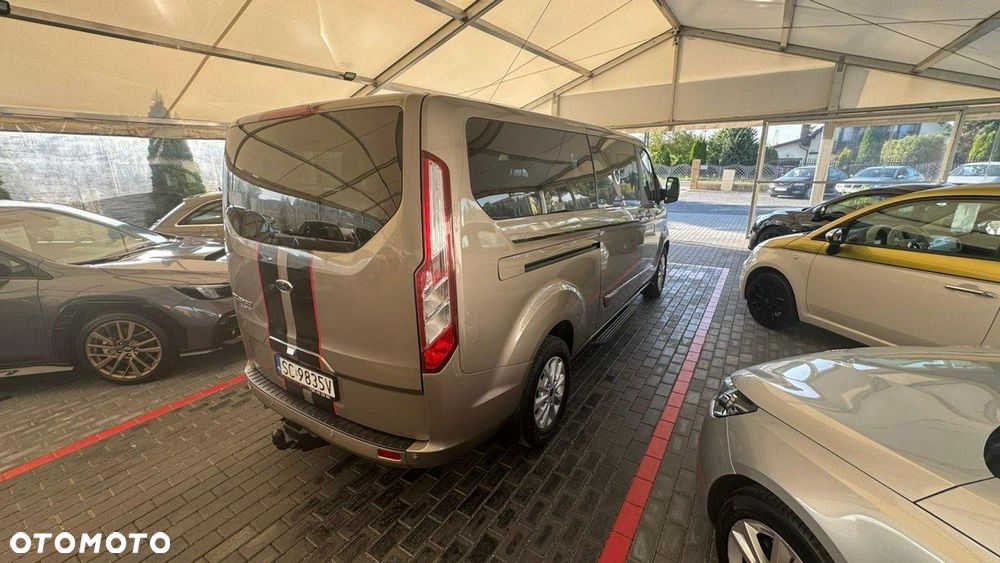 Ford Tourneo Custom - 23