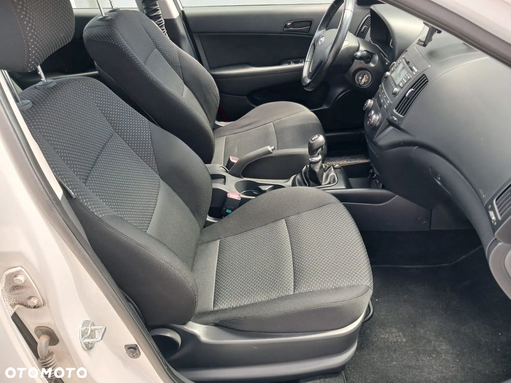 Hyundai i30 1.4 FIFA WM Edition - 18