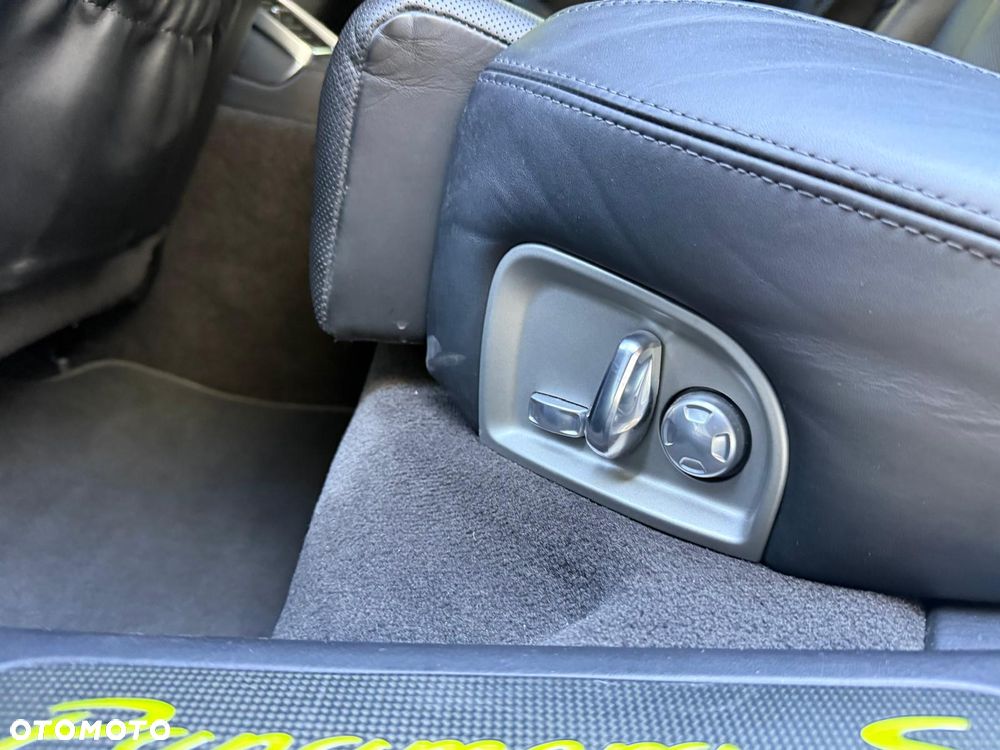 Porsche Panamera 4 Executive - 16