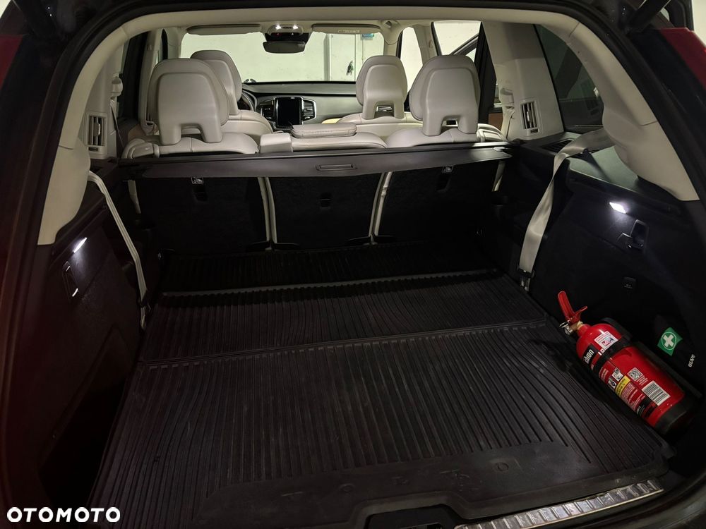 Volvo XC 90 - 13