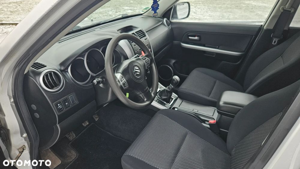 Suzuki Grand Vitara 1.9 DDiS Club DPF Family - 9