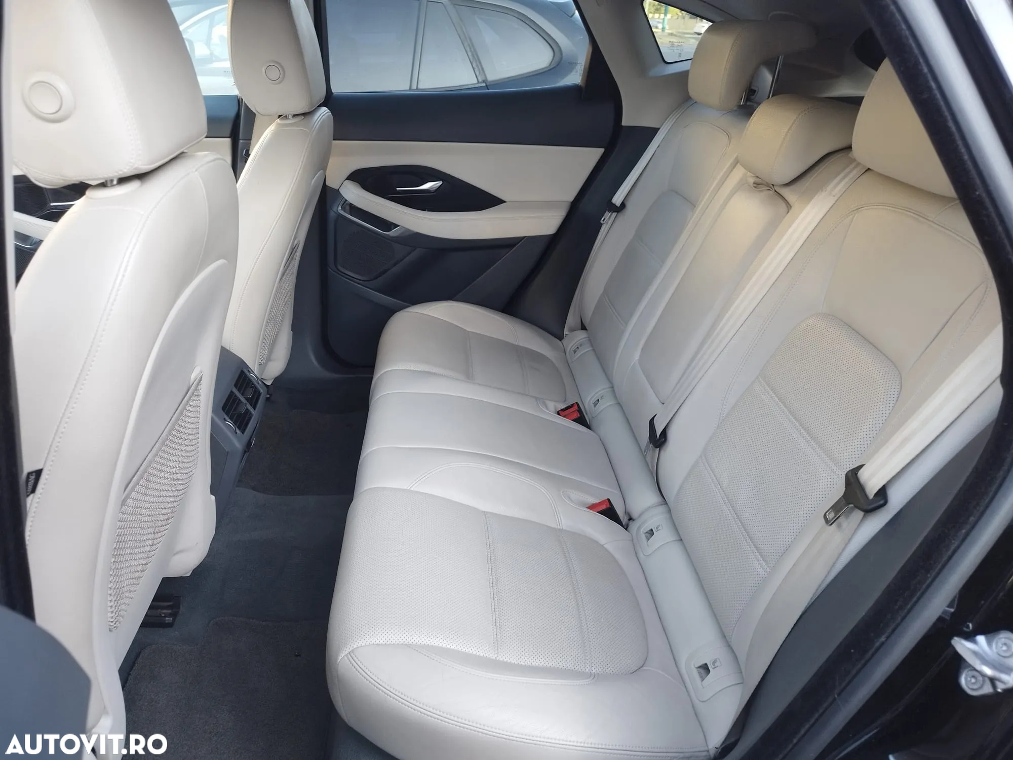 Jaguar E-Pace D150 AWD Aut. R-Dynamic S - 8