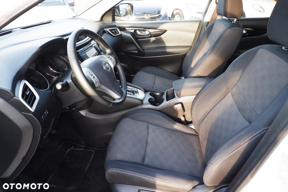 Nissan Qashqai 1.6 DCi Xtronic N-Connecta - 27