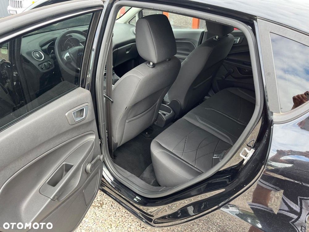 Ford Fiesta - 9