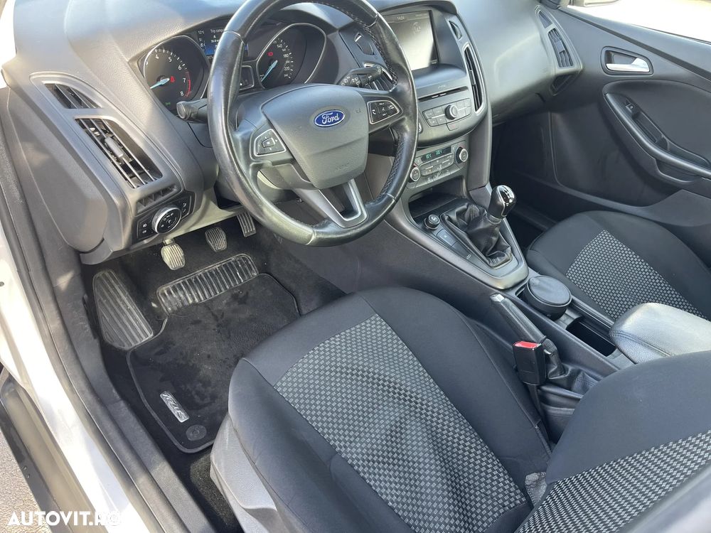 Ford Focus 1.0 EcoBoost Trend - 9