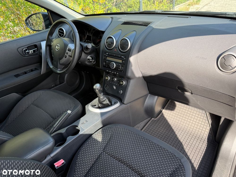 Nissan Qashqai - 25