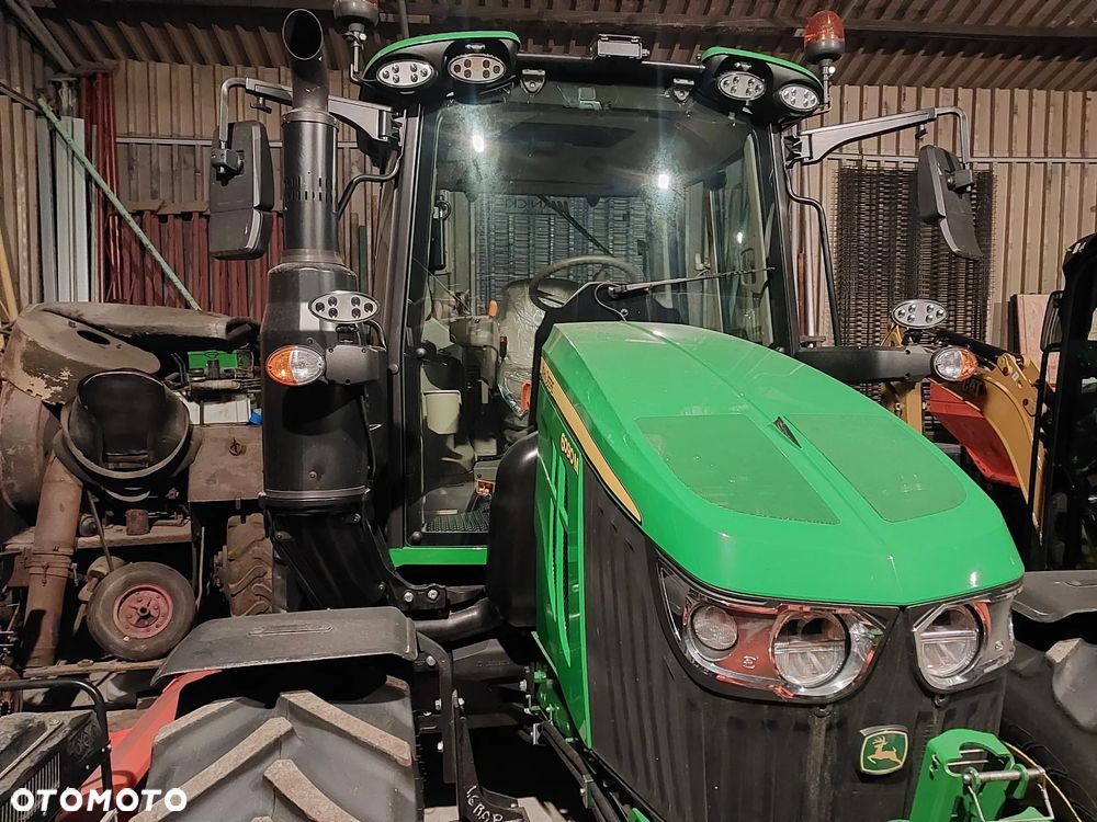 John Deere 6090m - 7