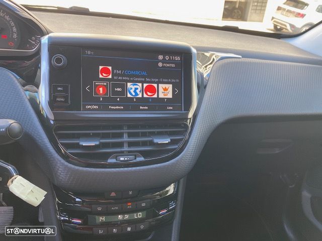 Peugeot 2008 1.2 VTi Allure - 11