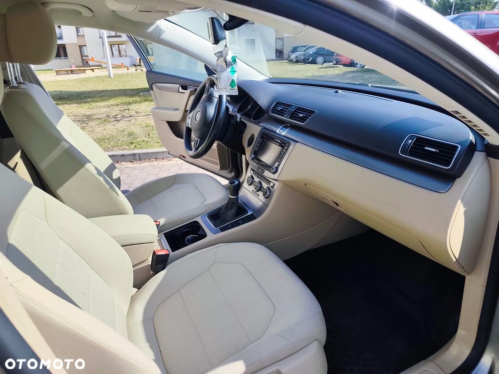 Volkswagen Passat 1.6 TDI BlueMotion Technology Comfortline - 10