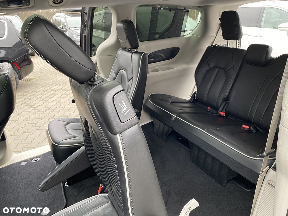 Chrysler Pacifica - 19