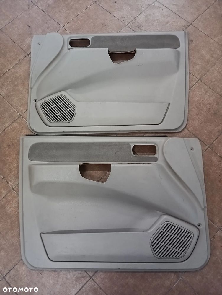 Boczek drzwi Nissan Terrano kierowca pasażer - 1