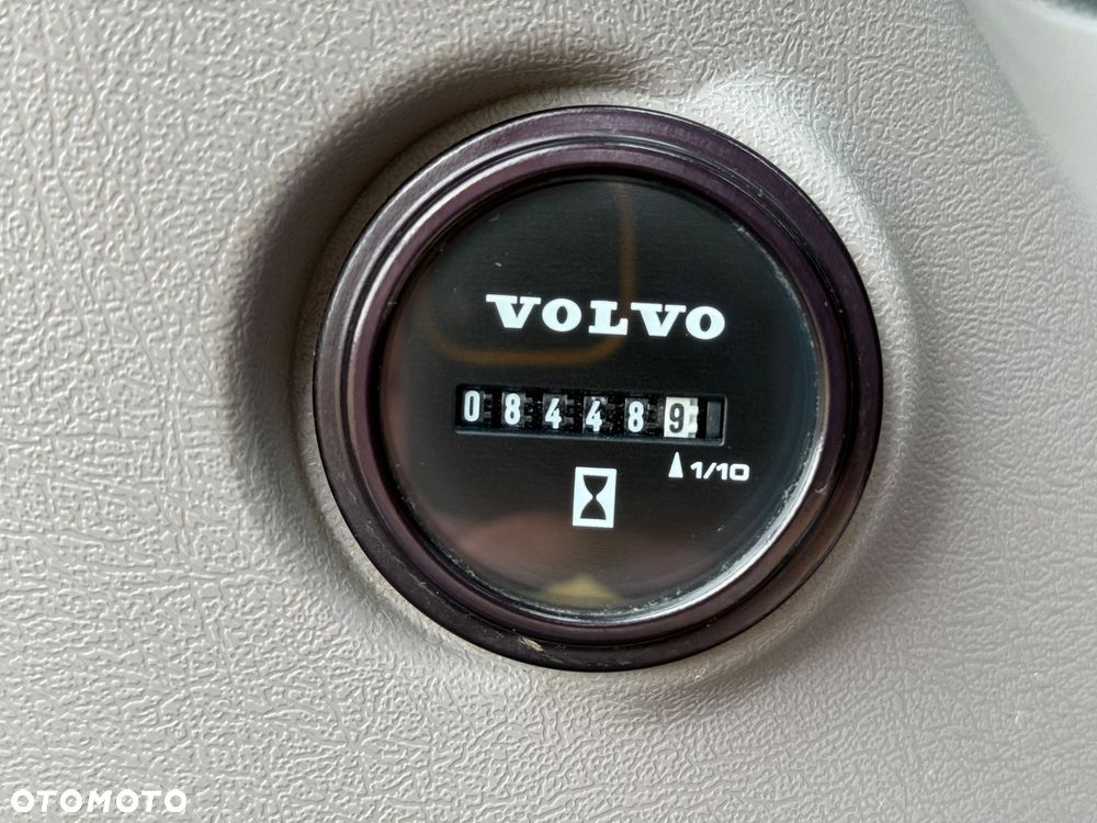 Volvo EC 220 EL - 40