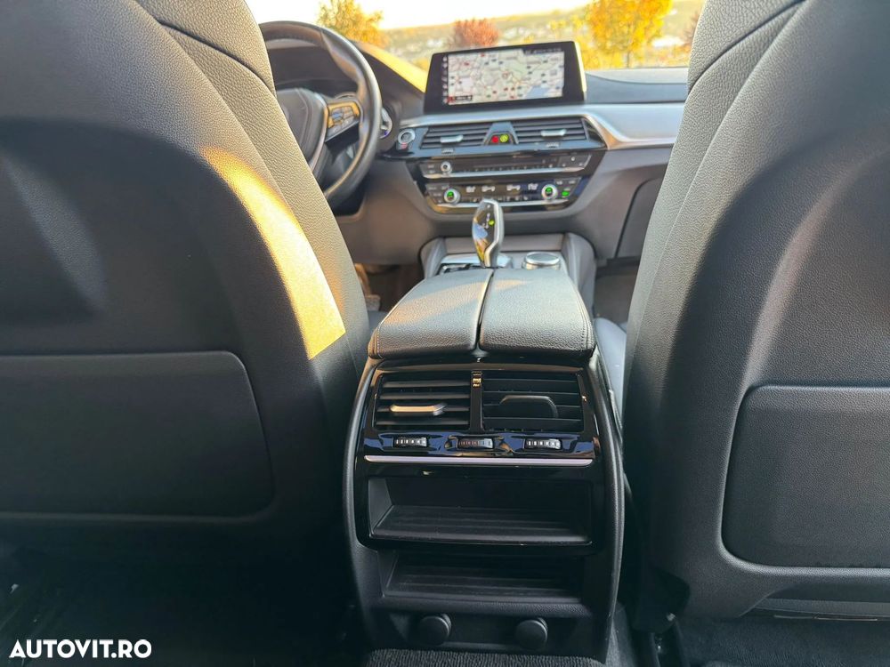 BMW Seria 5 520d xDrive Aut. Luxury Line - 11