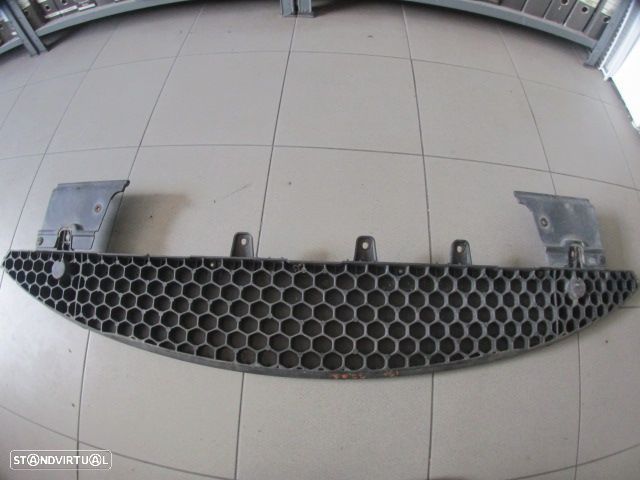 Grelha Friso 865712R000 HYUNDAI I30 2010 1.6CRDI  16V 115CV 5P CINZA FRT GRE INFERIOR DO PC - 1