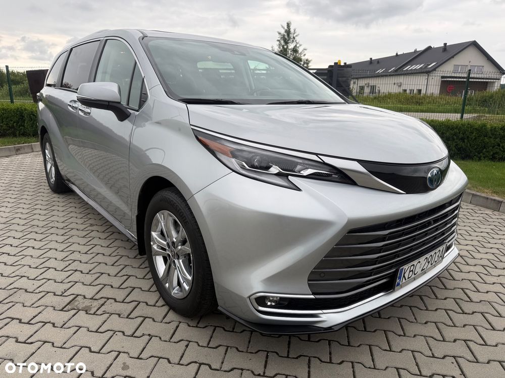 Toyota Sienna - 3