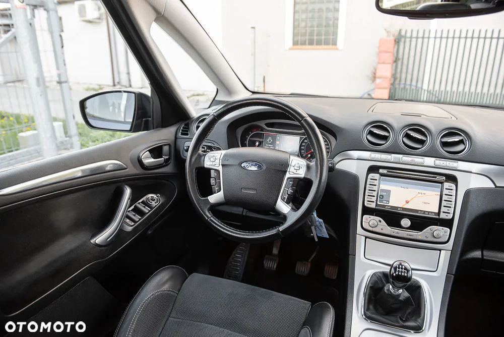 Ford S-Max 2.5 Titanium - 27