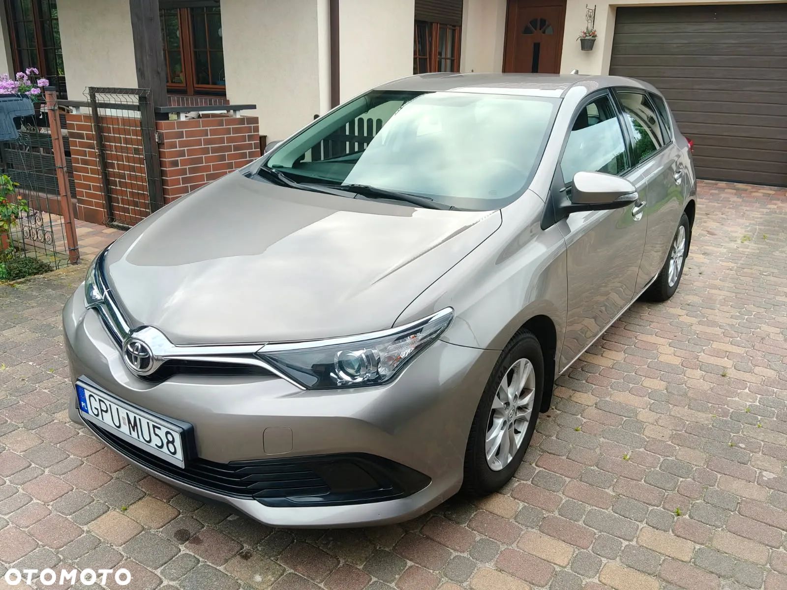Toyota Auris 1.33 VVT-i Comfort - 1