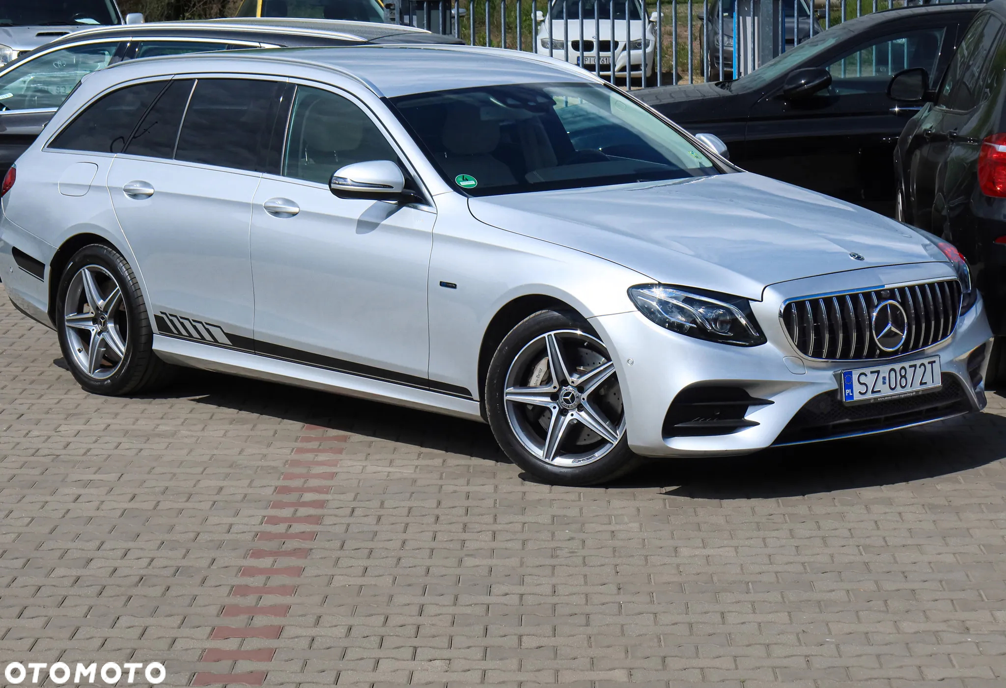 Mercedes-Benz Klasa E 300 de AMG - 3
