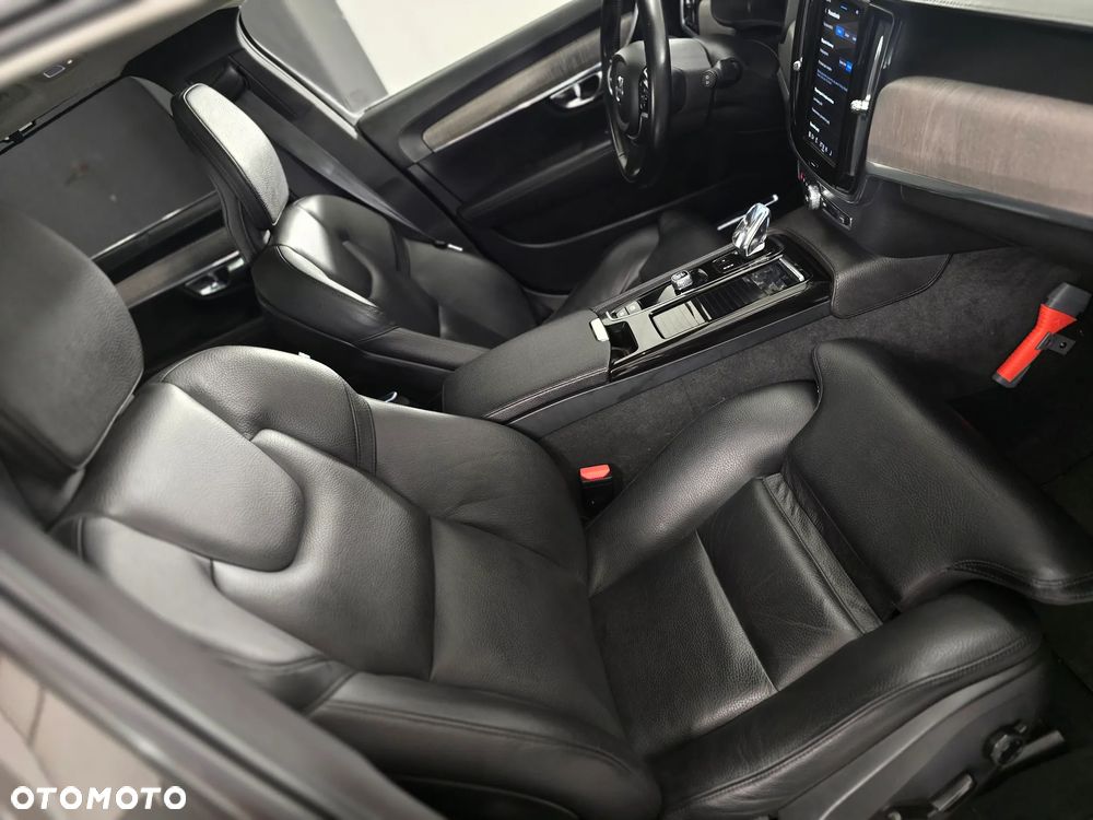 Volvo V90 T6 AWD Plug-In Hybrid Inscription Expression - 36