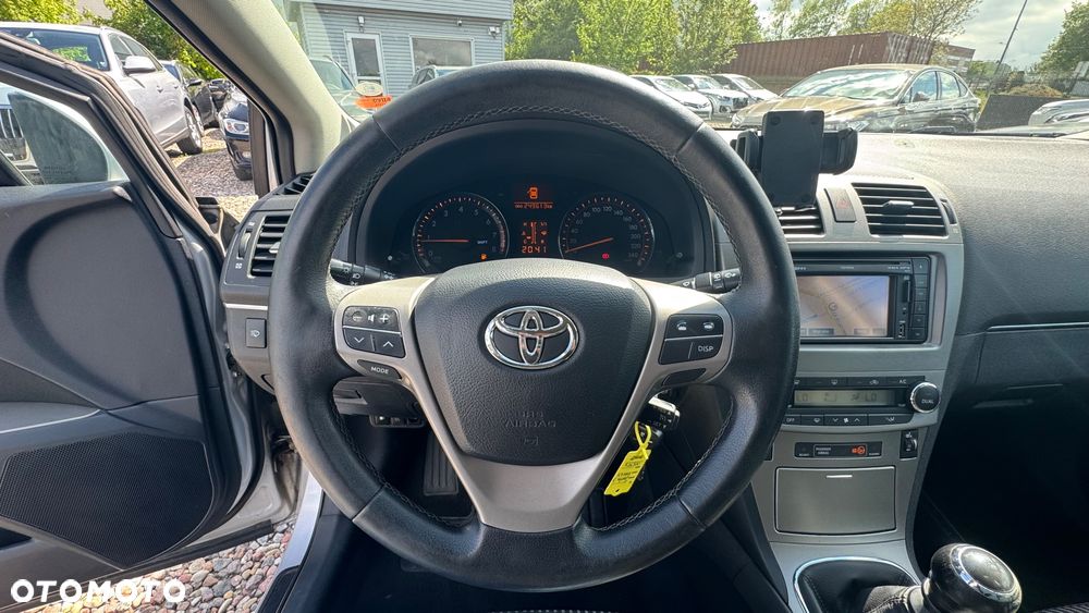 Toyota Avensis 1.8 Sol NAVI - 32