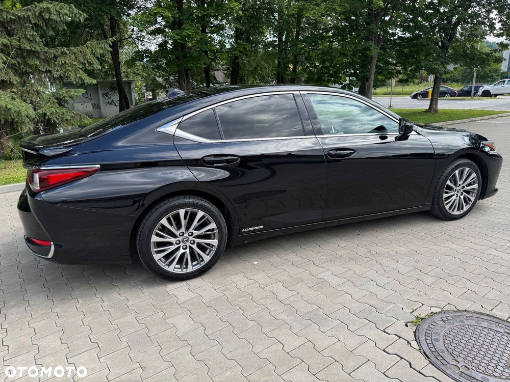 Lexus ES 300h Business Edition + - 7