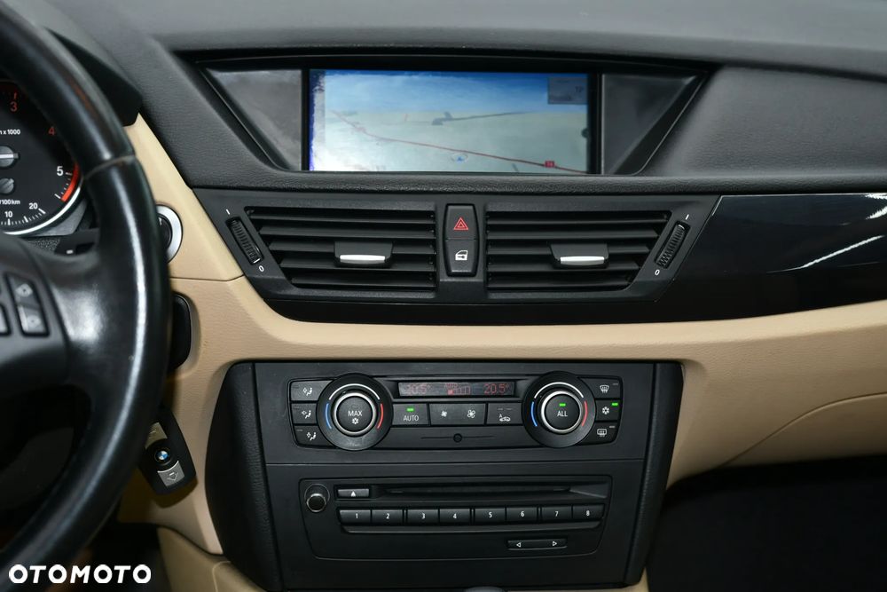 BMW X1 xDrive18d - 22