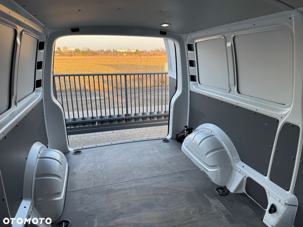 Volkswagen Transporter - 10