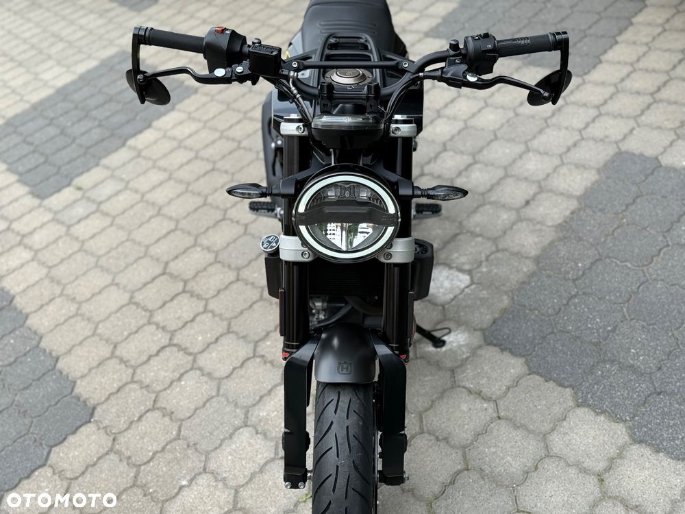 Husqvarna Svartpilen - 24