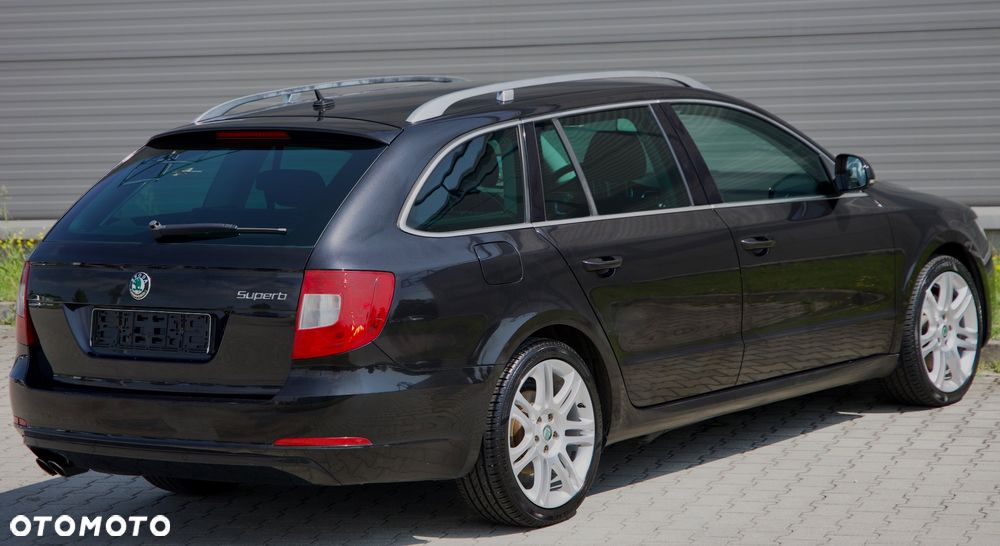 Skoda Superb 1.8 TSI DSG FAMILY - 4