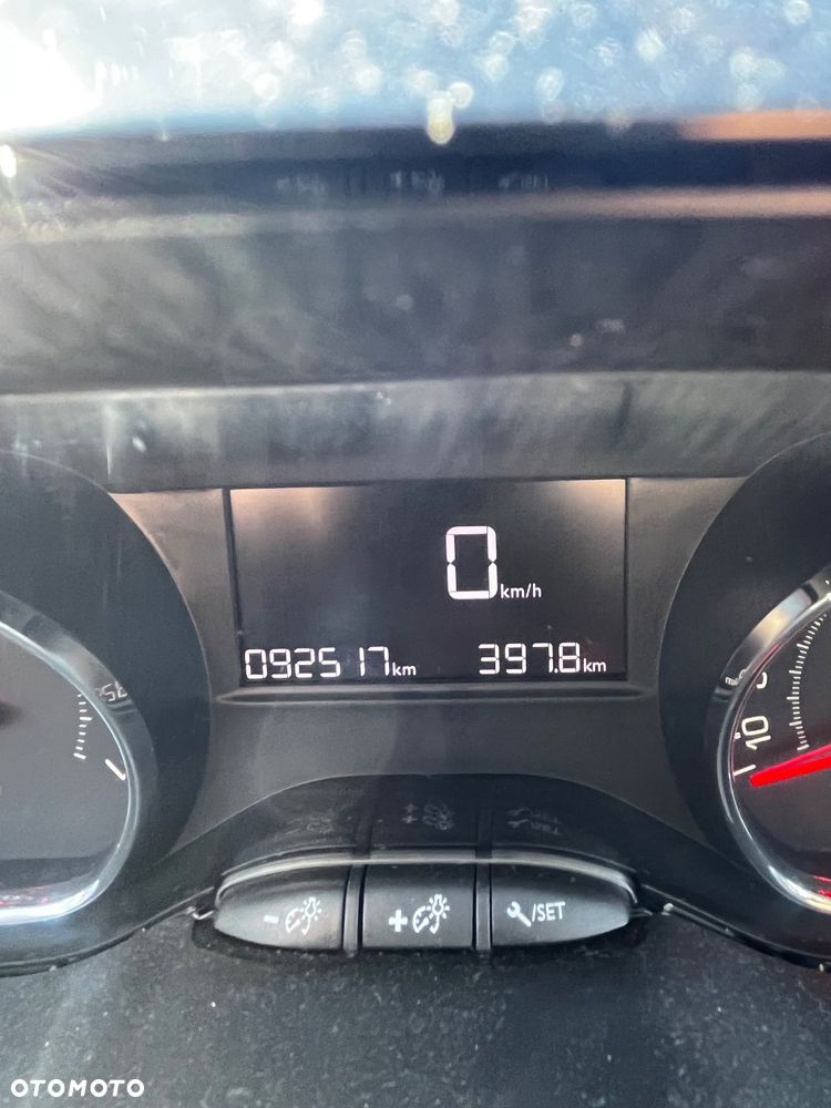 Peugeot 208 1.2 PureTech Active - 10