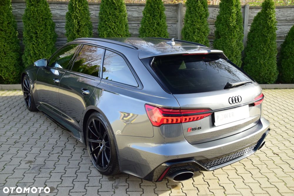 Audi RS6 Avant - 16