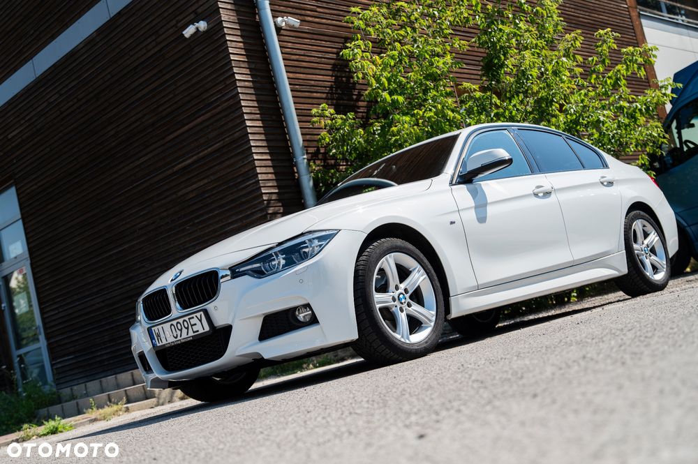 BMW Seria 3 330i xDrive M Sport - 2