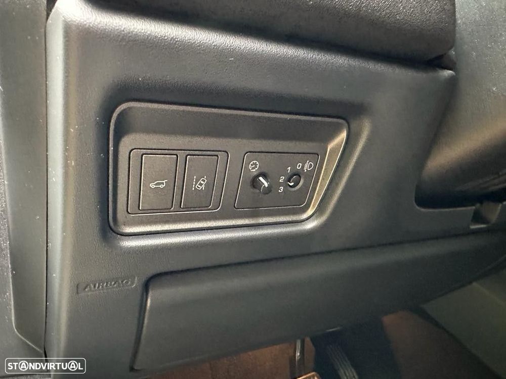 Land Rover Range Rover Evoque 2.0 D150 AWD R-Dynamic Auto - 28