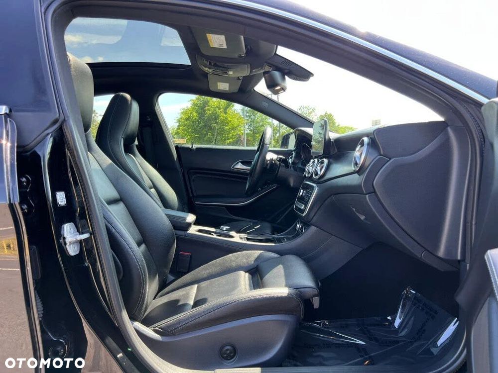 Mercedes-Benz CLA 250 4Matic 7G-DCT UrbanStyle Edition - 7
