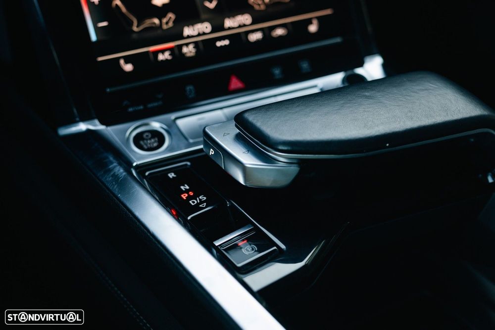 Audi e-tron 50 quattro S line - 55