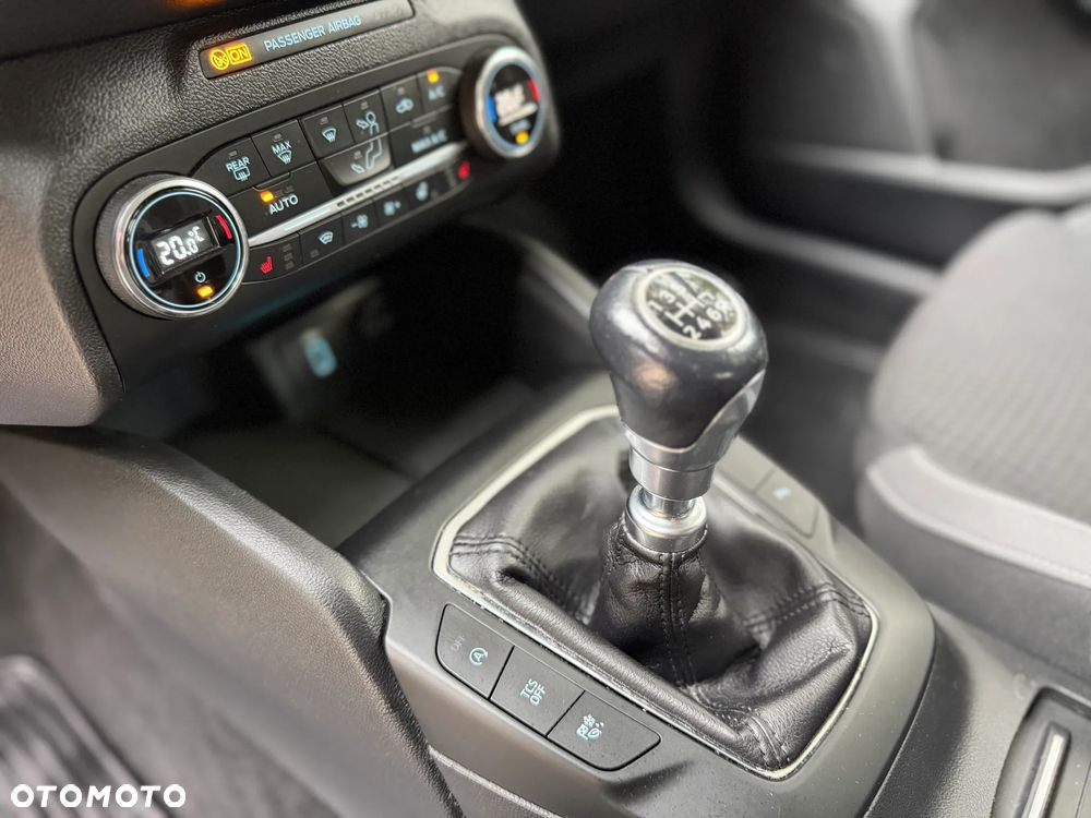 Ford Focus 1.0 EcoBoost Gold X (Trend) - 21