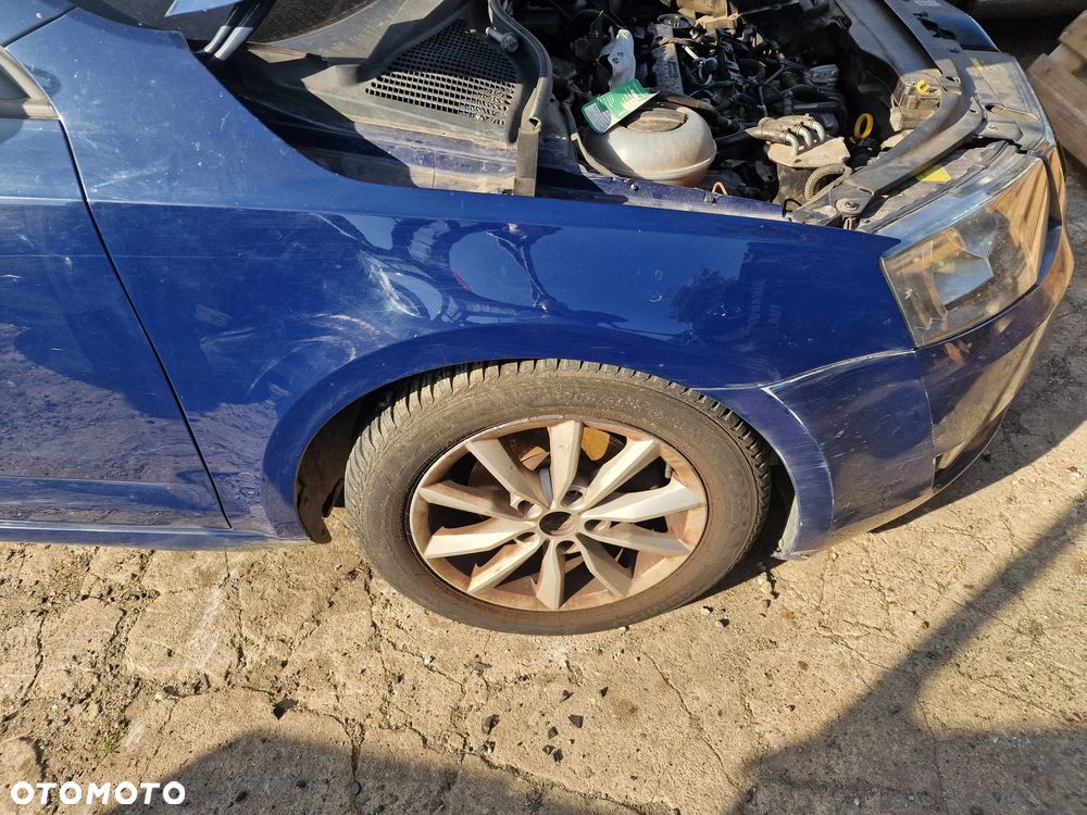 Błotnik  prawy  przód  skoda  octavia  III  w  kolorze  LF5A - 2