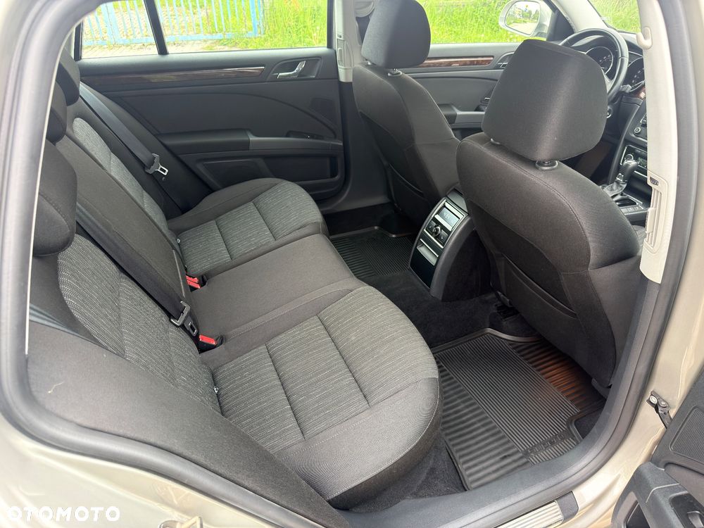 Skoda Superb 2.0 TDI Elegance DSG - 26