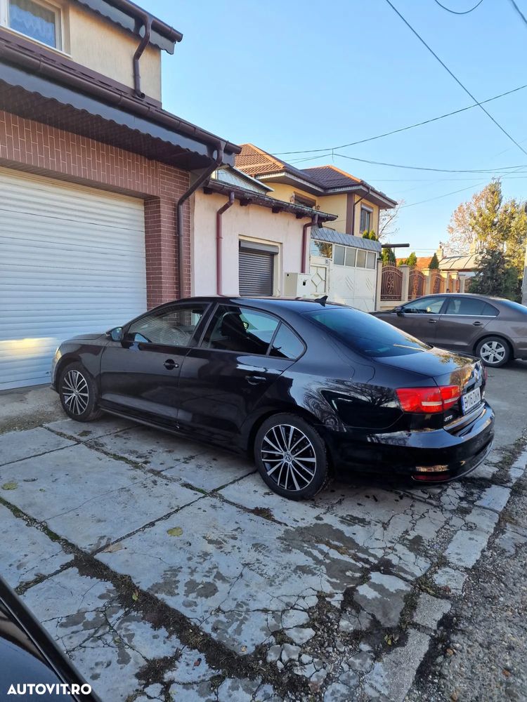 Volkswagen Jetta 2.0 TDI DSG Highline - 6
